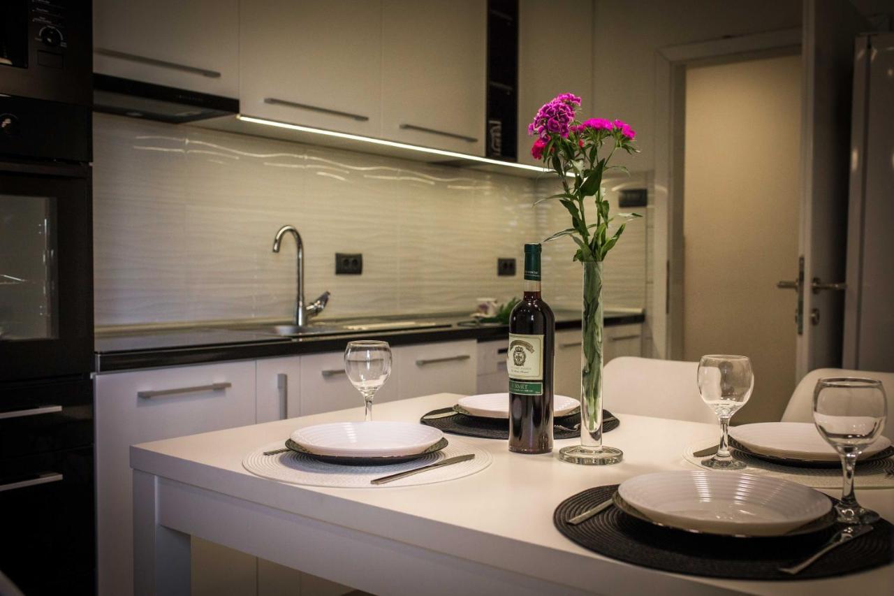 Apartman Simic - Stan Na Dan Bogatić Buitenkant foto